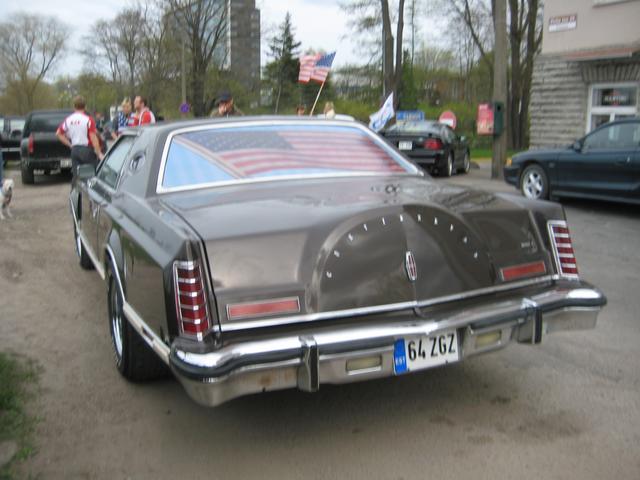 99136